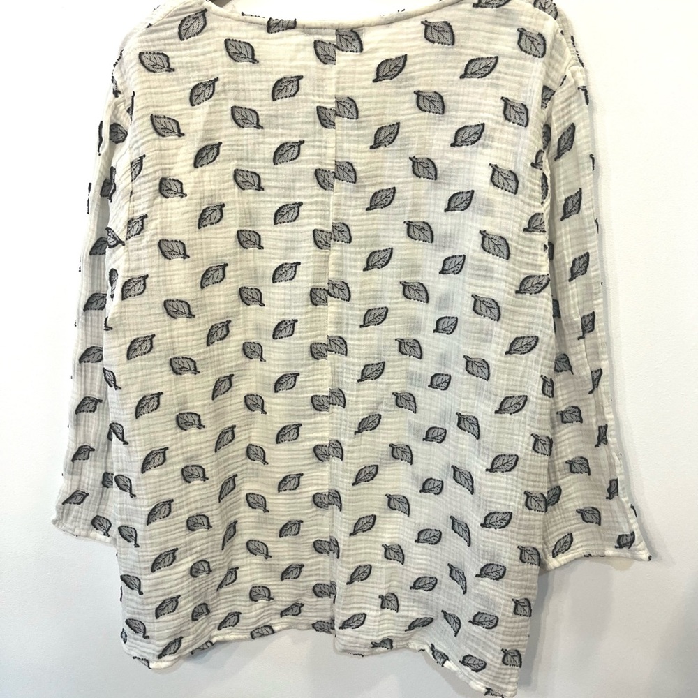 Cut loose gauzy cotton leaf print blouse black white 3/4 sleeve relaxed fit XL - Picture 6 of 6